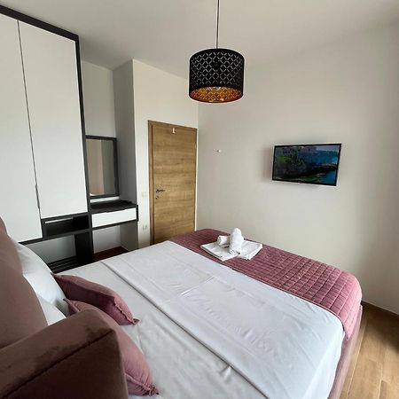 Art'S Apartment Mit Pool Ulcinj Pinjes Εξωτερικό φωτογραφία