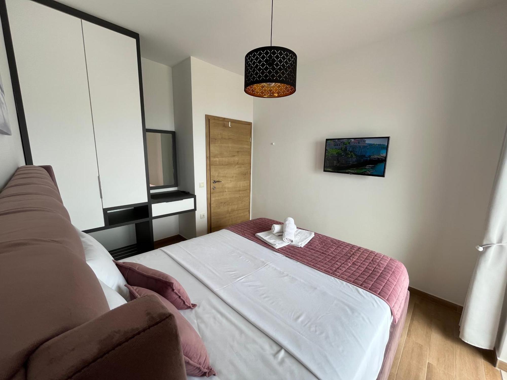 Art'S Apartment Mit Pool Ulcinj Pinjes Εξωτερικό φωτογραφία